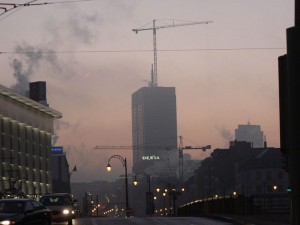 #7-800px-Dexia_Bank_Brussel_smog-740x555